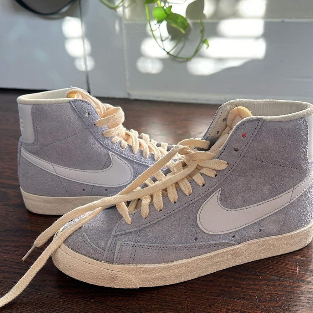 BRAND NEW Nike Blazer Mid ‘77 Vintage